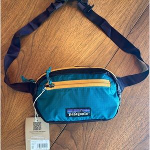 Patagonia ultralight, black hole, mini hip pack